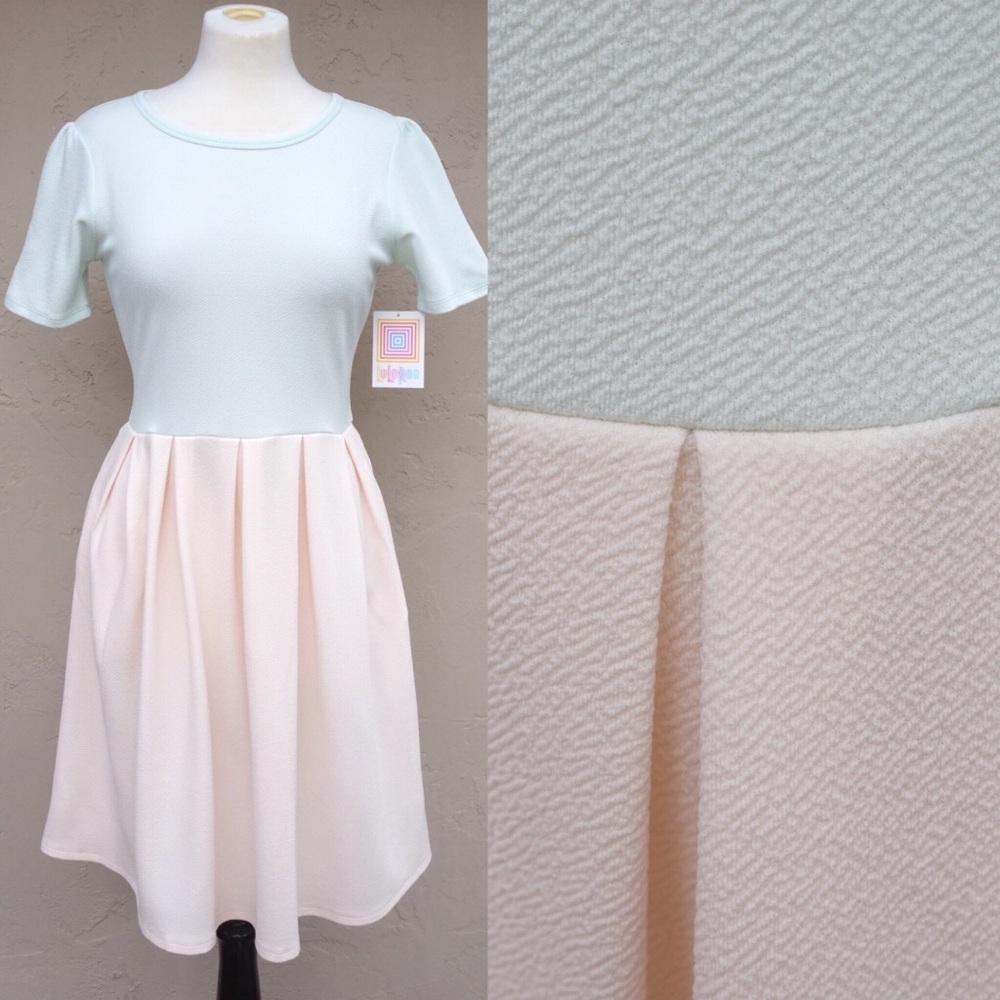 ⬇️ $25 NWT LuLaRoe Amelia Dress Medium Mint Peach